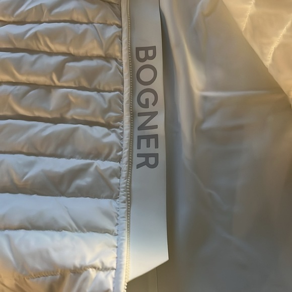 Bogner Lightweight Quilted Vest Size 8 - Picture 8 of 12